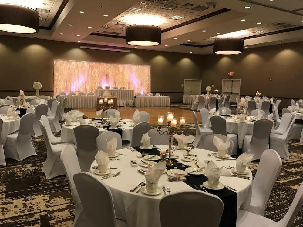 Holiday Inn Conference Center Marshfield, An Ihg Hotel Dış mekan fotoğraf